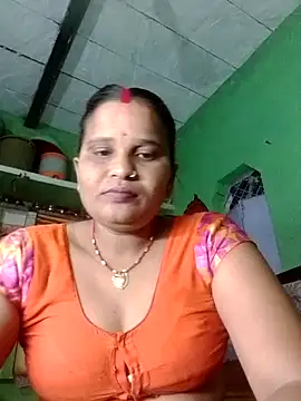 Shivani09900 online show from 05/26/26, 07:54