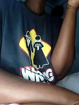 Snapshot of muzvare chatting on 04/05/26, 05:15 muzvare online show from 04/05/26, 05:15