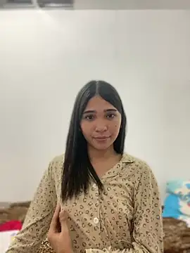 allaboutlara  online show from 03/27/26, 01:44