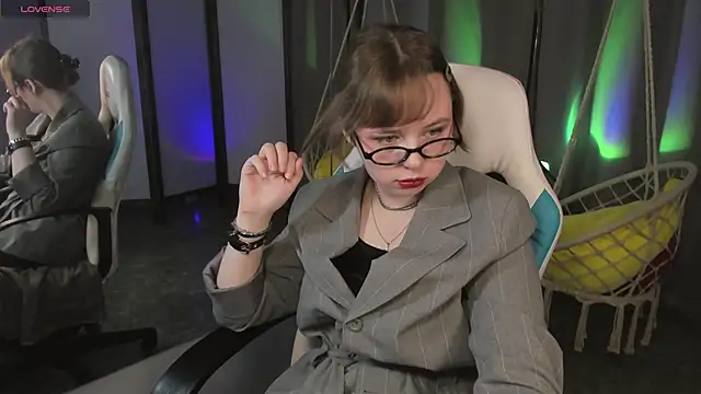 LeonaHicks online show from 04/28/26, 06:29