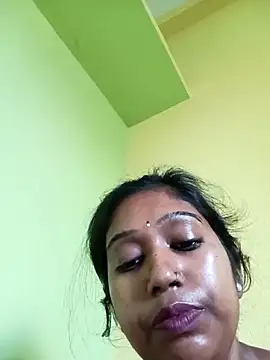 Snapshot of bannerjeesneha20 chatting on 04/22/26, 02:03 bannerjeesneha20 online show from 04/22/26, 02:03