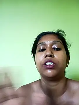 Snapshot of bannerjeesneha20 chatting on 04/23/26, 04:57 bannerjeesneha20 online show from 04/23/26, 04:57