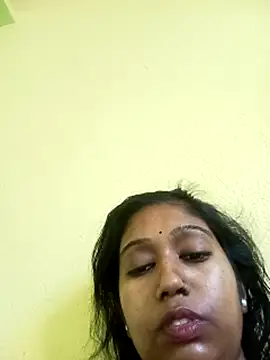 Snapshot of bannerjeesneha20 chatting on 04/25/26, 02:25 bannerjeesneha20 online show from 04/25/26, 02:25