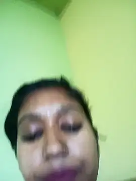 Snapshot of bannerjeesneha20 chatting on 04/30/26, 01:45 bannerjeesneha20 online show from 04/30/26, 01:45