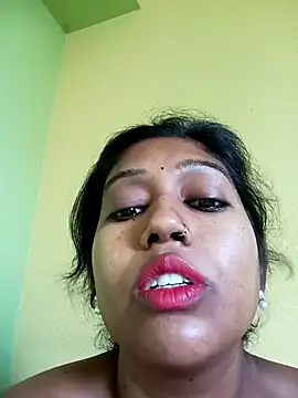 Snapshot of bannerjeesneha20 chatting on 05/03/26, 02:06 bannerjeesneha20 online show from 05/03/26, 02:06
