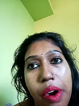 Snapshot of bannerjeesneha20 chatting on 05/05/26, 02:30 bannerjeesneha20 online show from 05/05/26, 02:30