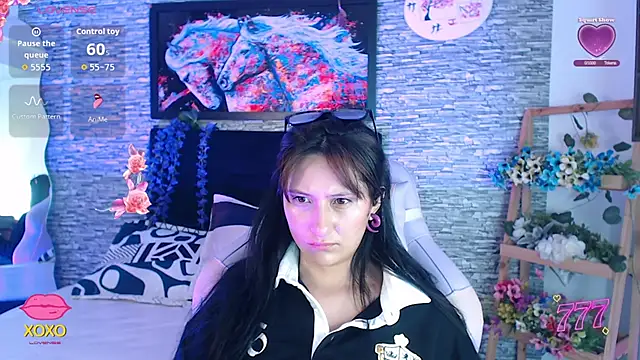 eyes moonn online show from 06/19/26, 11:58