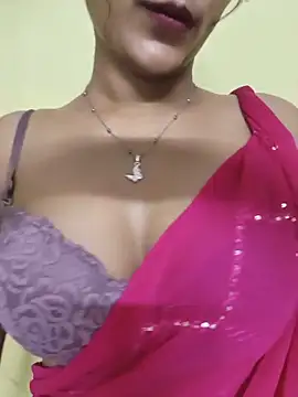 Snapshot of Rubina_Love chatting on 06/22/26, 08:39 Rubina Love online show from 06/22/26, 08:39
