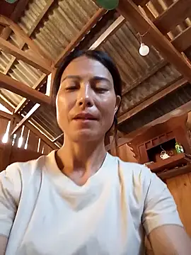 Snapshot of -Numin- chatting on 05/15/26, 10:00 -Numin- online show from 05/15/26, 10:00