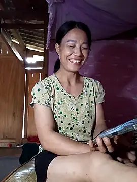 Snapshot of -Numin- chatting on 06/16/26, 12:35 -Numin- online show from 06/16/26, 12:35
