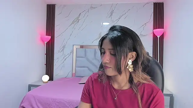 EsperanzaMora online show from 04/17/26, 11:46