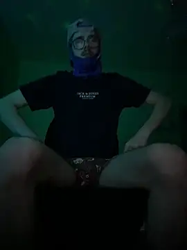 le-couple-en-chaleur  online show from 03/23/26, 09:52