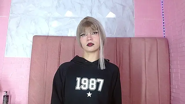 maia grace online show from 03/25/26, 07:25