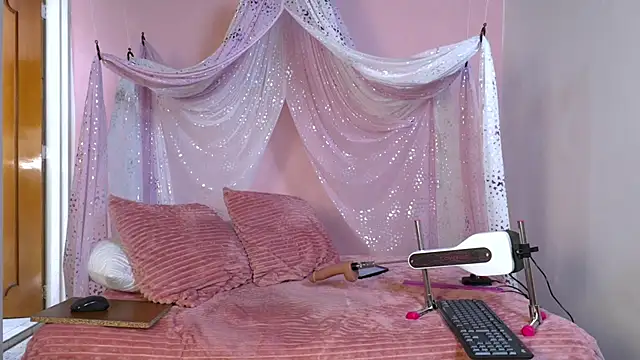 selene moretti online show from 05/07/26, 06:13