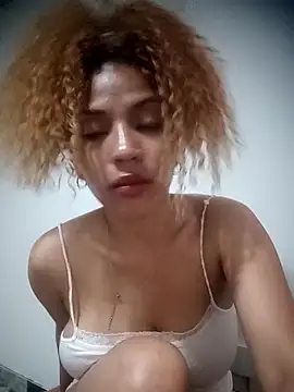 Snapshot of SolashLitzy_Curly chatting on 06/01/26, 12:29 SolashLitzy Curly online show from 06/01/26, 12:29