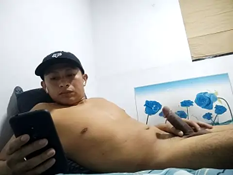 Snapshot of sexywolf10x chatting on 04/03/26, 06:44 sexywolf10x online show from 04/03/26, 06:44