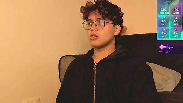 Snapshot of hornsgoat_ chatting on 04/03/26, 02:37 hornsgoat online show from 04/03/26, 02:37