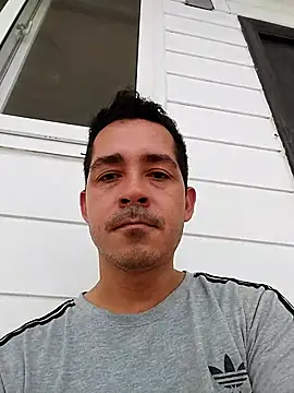 Snapshot of Gabriel_leon33 chatting on 06/30/26, 06:20 Gabriel leon33 online show from 06/30/26, 06:20