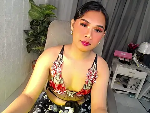 Yourgorgeousmarge online show from 04/21/26, 02:04