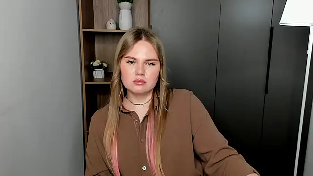 PaulinaBigley online show from 04/01/26, 09:43