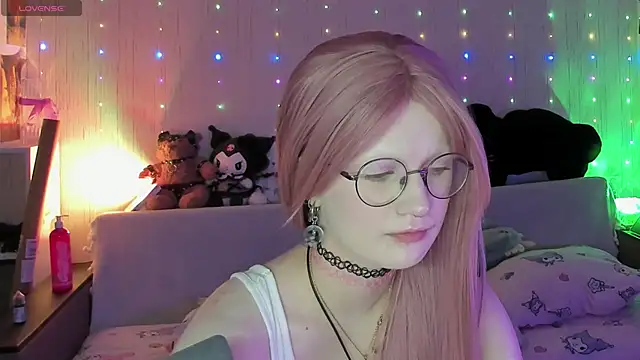 JulietFisher online show from 06/06/26, 01:43