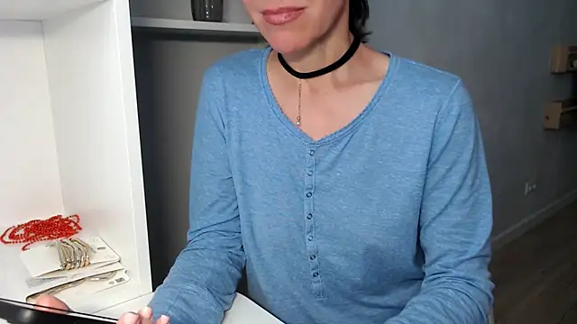 LadyL2026 online show from 05/22/26, 06:20