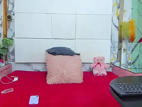 kloeMadels online show from 05/09/26, 06:46