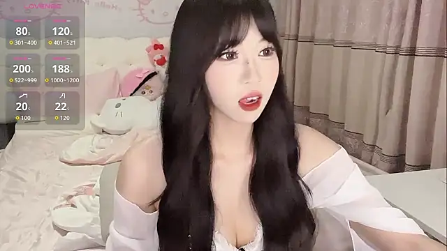 YINUO-QJ online show from 05/22/26, 02:33
