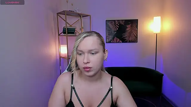 Snapshot of angelic_coy chatting on 06/09/26, 10:49 angelic coy online show from 06/09/26, 10:49