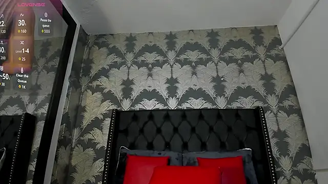 Snapshot of Pamela_di_angelo chatting on 06/17/26, 10:32 Pamela di angelo online show from 06/17/26, 10:32
