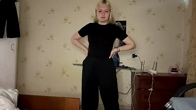 Sophia Blonde online show from 05/17/26, 06:15