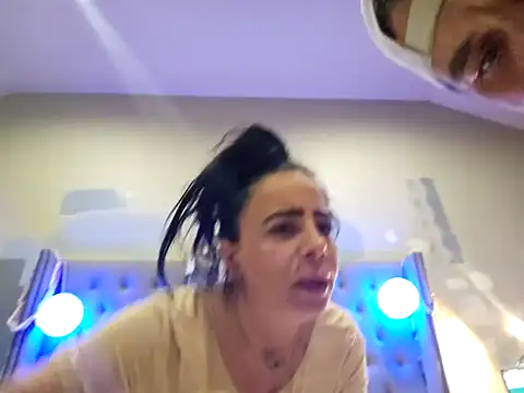 JuicyJulia08 online show from 04/18/26, 07:34