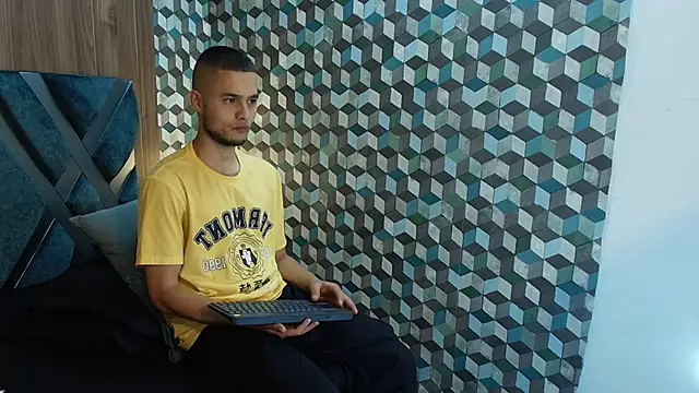 Joaho Fernandez online show from 05/17/26, 09:11