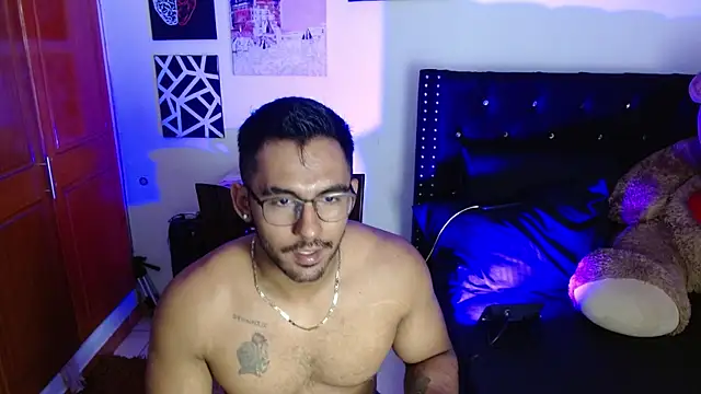 Snapshot of romanpearce_ chatting on 07/11/26, 07:38 romanpearce online show from 07/11/26, 07:38
