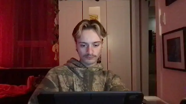 TwinkGaymer online show from 03/26/26, 01:01