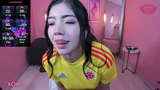 Soffi x x  online show from 06/18/26, 09:14