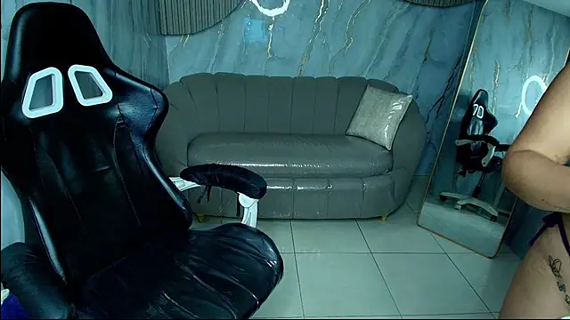 luna  r  online show from 05/23/26, 08:24