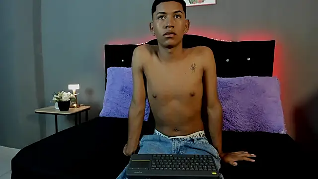 Snapshot of LexSin17 chatting on 03/26/26, 08:25 LexSin17 online show from 03/26/26, 08:25