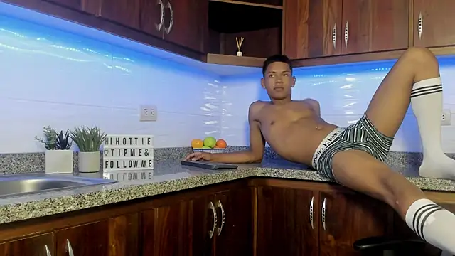 LexSin17 online show from 05/17/26, 07:32