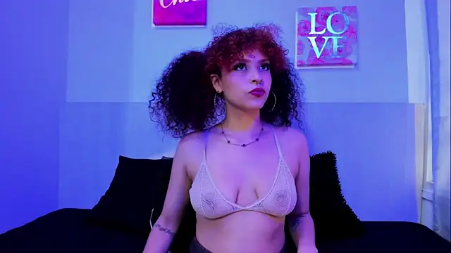 Snapshot of Naomi_Doll_ chatting on 04/16/26, 08:20 Naomi Doll online show from 04/16/26, 08:20