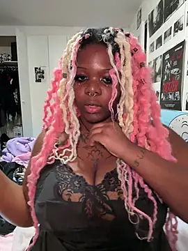 Snapshot of Nyla_xox chatting on 04/04/26, 10:07 Nyla xox online show from 04/04/26, 10:07