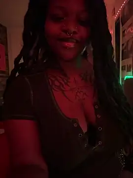 Snapshot of Nyla_xox chatting on 04/25/26, 11:24 Nyla xox online show from 04/25/26, 11:24