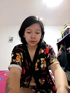 Ninffa sweet21 online show from 04/17/26, 12:02