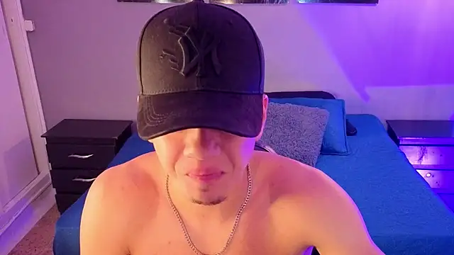 Erick  1 online show from 05/03/26, 03:45
