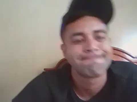 User 02  online show from 06/19/26, 04:11