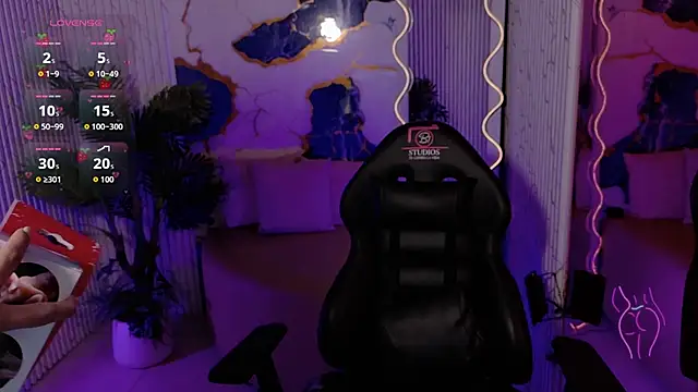 Tiiana tay online show from 05/26/26, 04:41