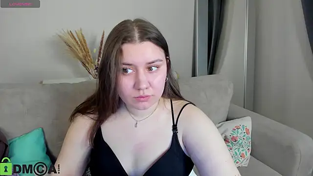 Snapshot of Maya_Raay chatting on 04/04/26, 01:15 Maya Raay online show from 04/04/26, 01:15