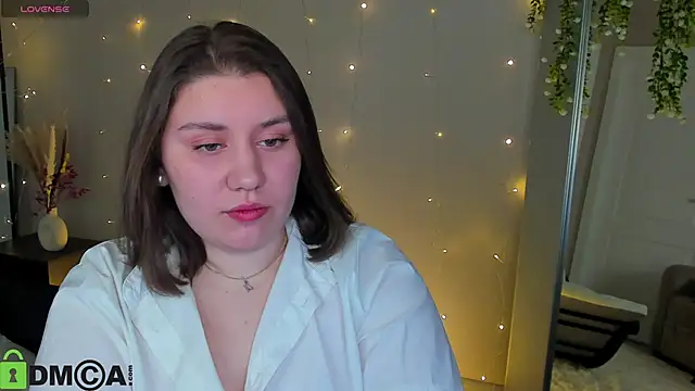 Snapshot of Maya_Raay chatting on 05/05/26, 01:24 Maya Raay online show from 05/05/26, 01:24