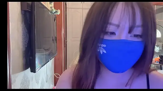 Snapshot of thelittlexx chatting on 06/03/26, 02:33 thelittlexx online show from 06/03/26, 02:33