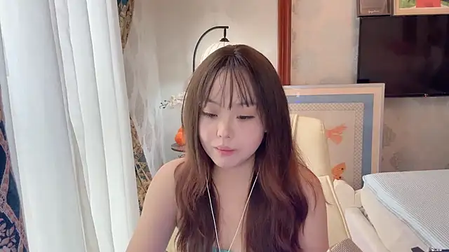 Snapshot of thelittlexx chatting on 06/17/26, 08:06 thelittlexx online show from 06/17/26, 08:06